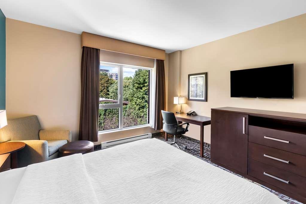 Best Western Plus Hotel Montreal Room photo