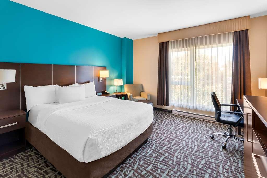 Best Western Plus Hotel Montreal Room photo