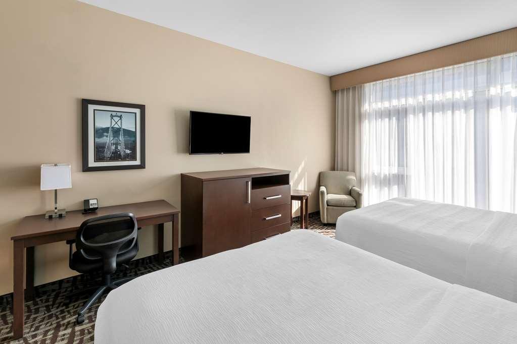 Best Western Plus Hotel Montreal Room photo